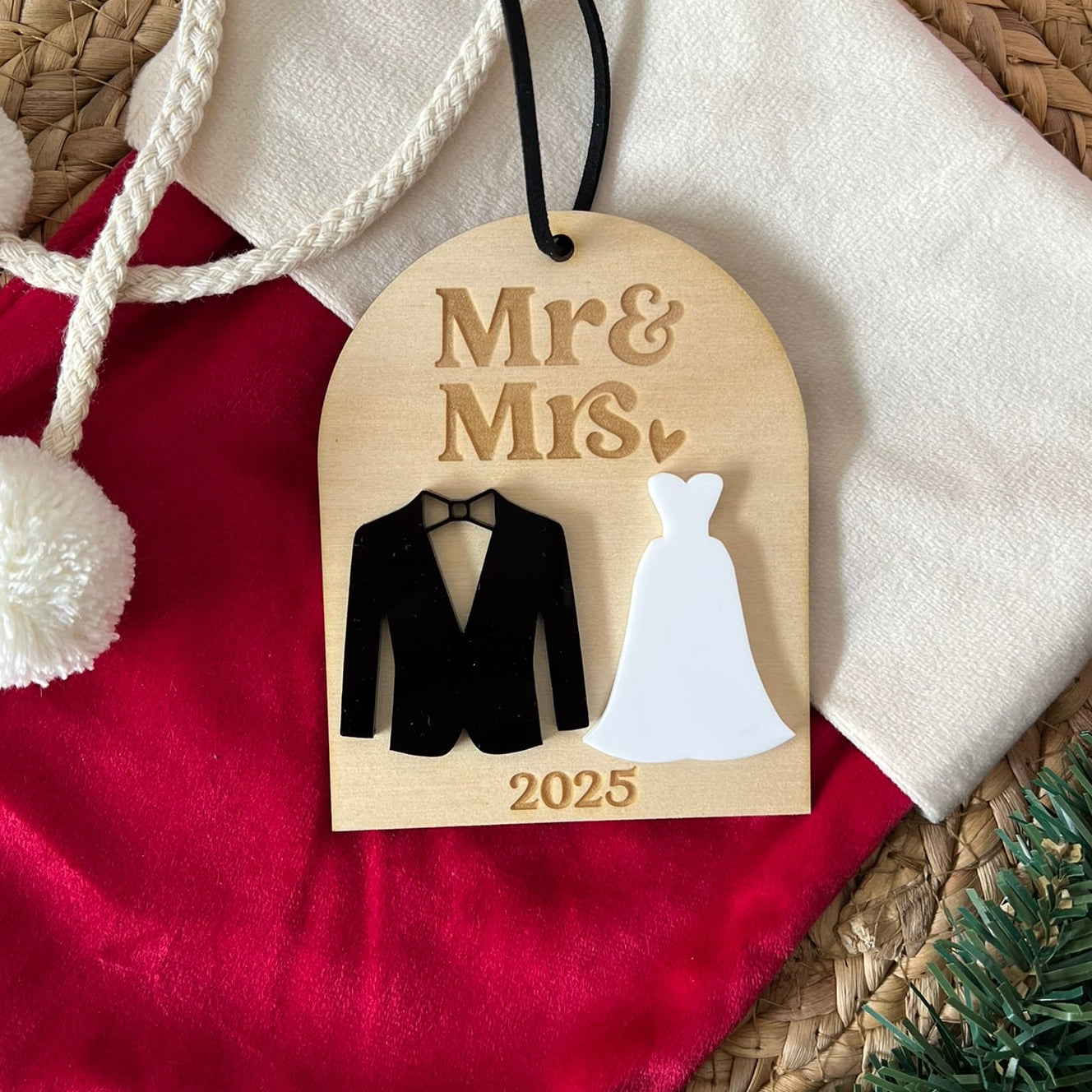 Mr & Mrs 2025 Christmas Wedding Ornament