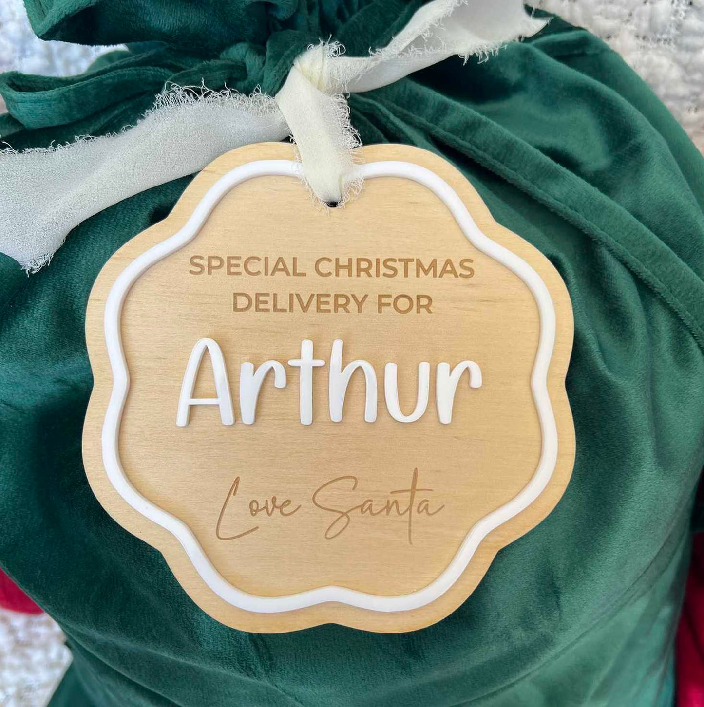 Christmas Delivery Gift Tag Scallop