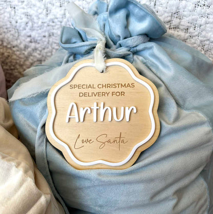 Christmas Delivery Gift Tag Scallop