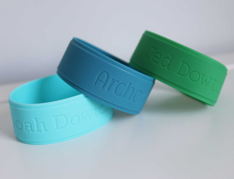 Straight silicone name band with personalised engraving