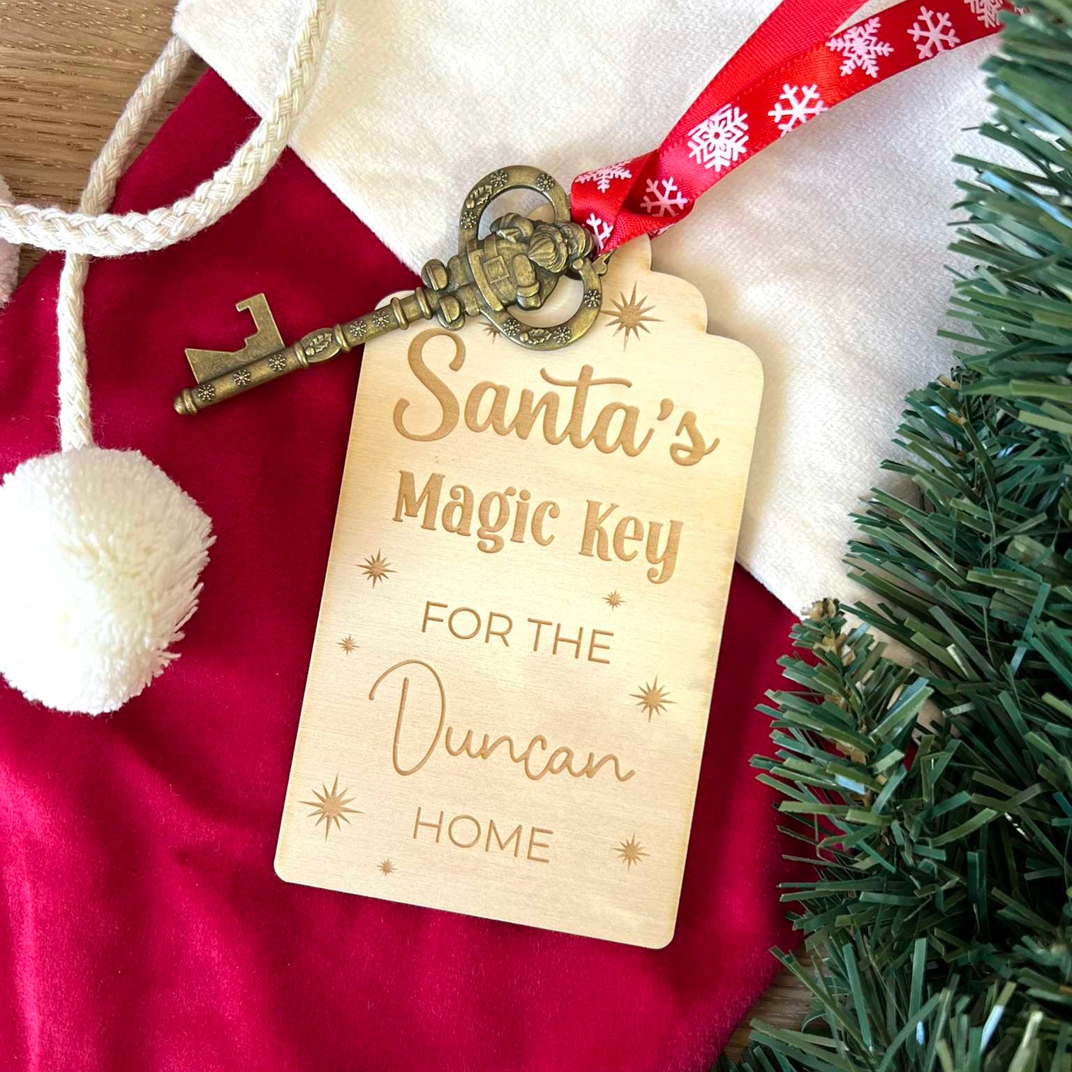 Santa's Magic Key with Custom Wooden Engraved Family Name Tag