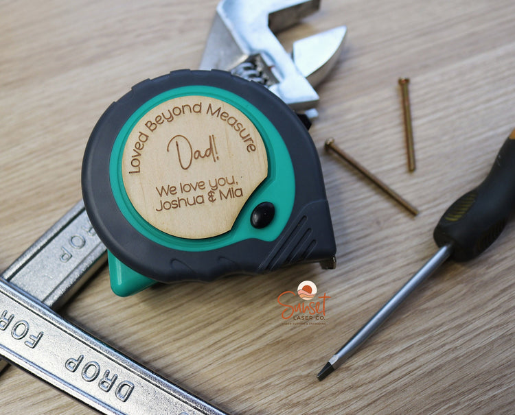 Personalised tape measure with engraved wooden plaque – Father's Day gift for dad

